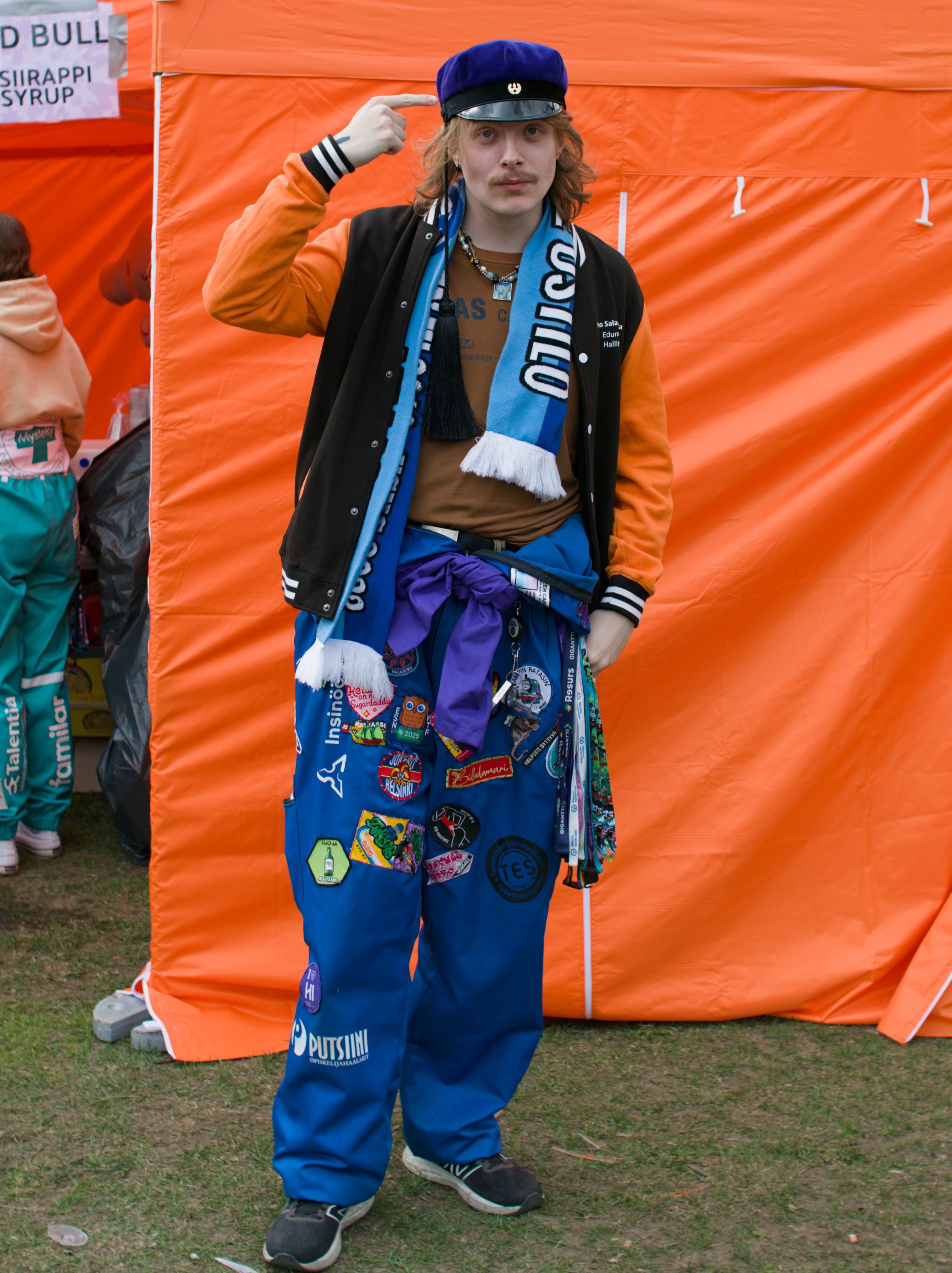 Eino puhumassa